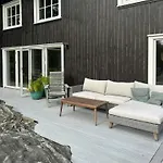 Idyllic Farm With Access To Boathouse And Jetty Semesterbostad
