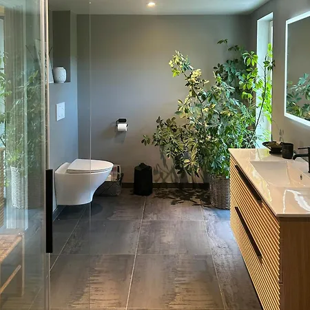 Idyllic Farm With Access To Boathouse And Jetty