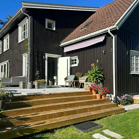 Idyllic Farm With Access To Boathouse And Jetty