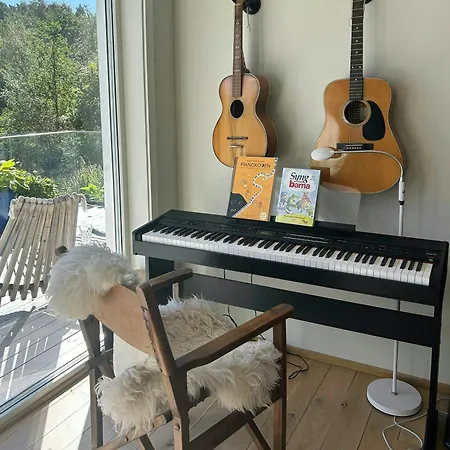 Idyllic Farm With Access To Boathouse And Jetty *